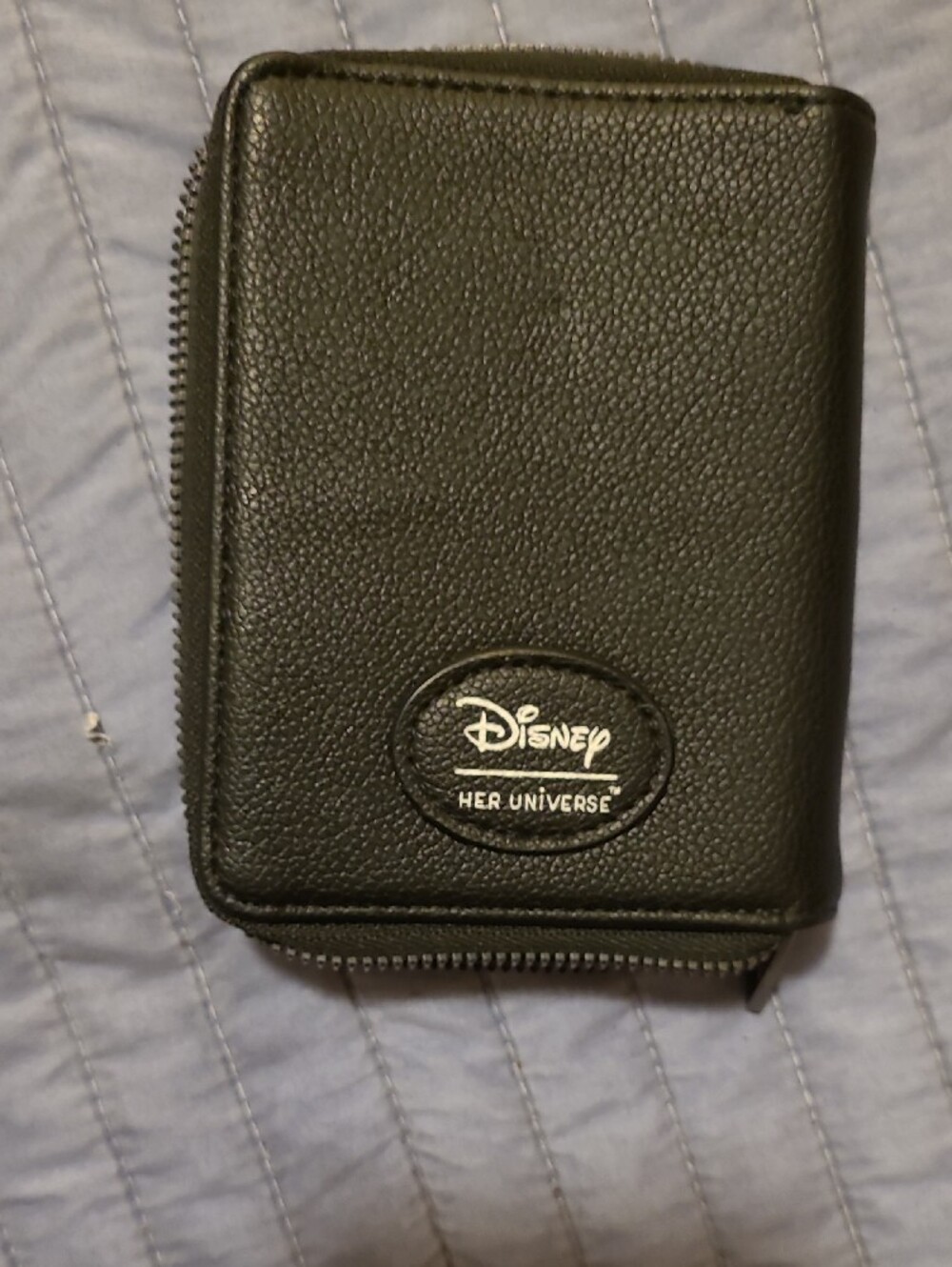 Disney The Nightmare Before Christmas Black Skull Accent Zip Wallet - Picture 2 of 4